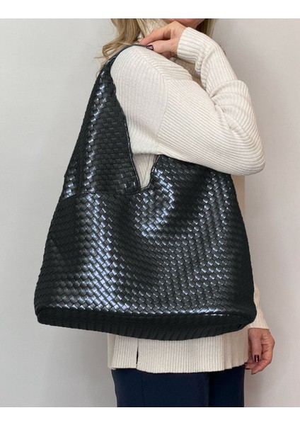 Siyah Kadın Örgü Desenli Bottega Deri Omuz Çantası