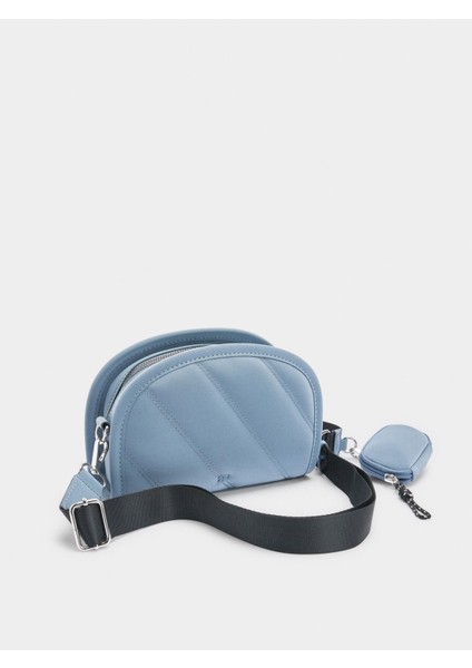 Yumuşak Dokulu Charm'lı Çapraz Askılı Çanta modelleri