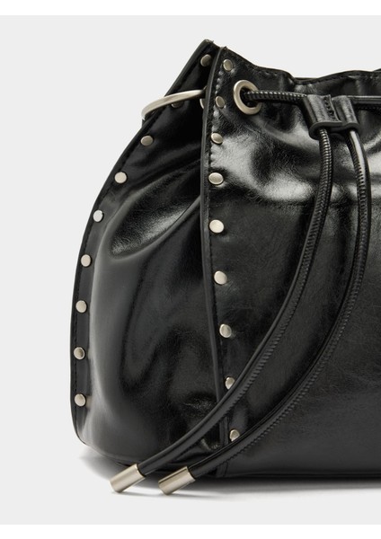 Zımba Detaylı Bucket Çanta fırsatları