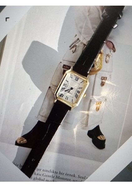 Retro Vintage Kadın Kol Saati- Gold Kasa- Oval Model- Siyah Kroko Desenli Kordon TT0054
