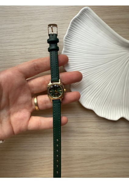 Retro Minimal Deri Kordon Vintage Kadın Kol Saati Yeşil