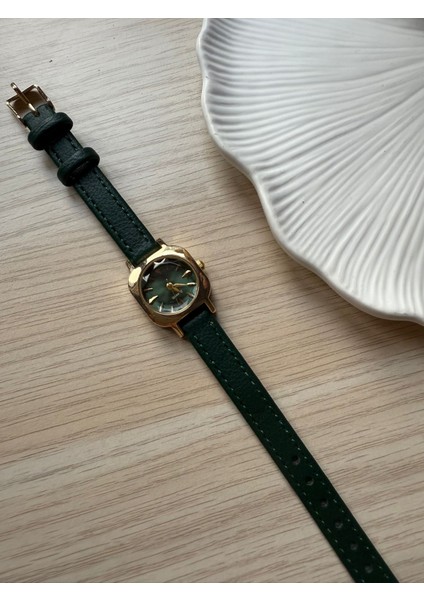 Retro Minimal Deri Kordon Vintage Kadın Kol Saati Yeşil modelleri