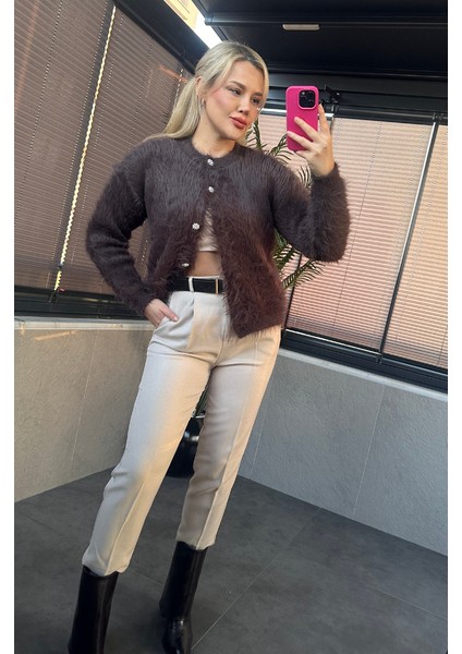 Kahverengi Sakallı Gümüş Düğmeli Hırka