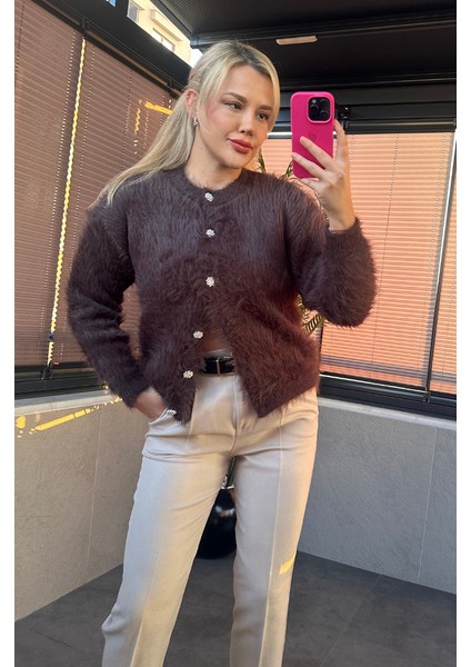 Kahverengi Sakallı Gümüş Düğmeli Hırka modelleri