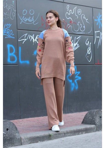 Omuz Detaylı Kol Nakışlı Ikili Alt Üst Triko Takım Vizon fırsatları