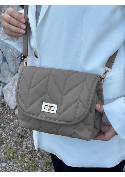 Lyra Model Kadın El ve Omuz Çantası fiyatları