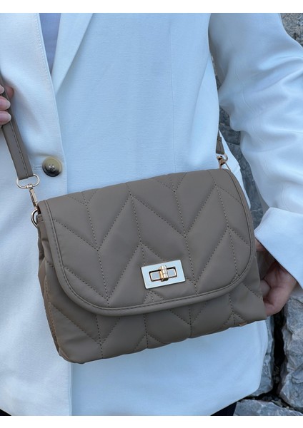 Lyra Model Kadın El ve Omuz Çantası fırsatları