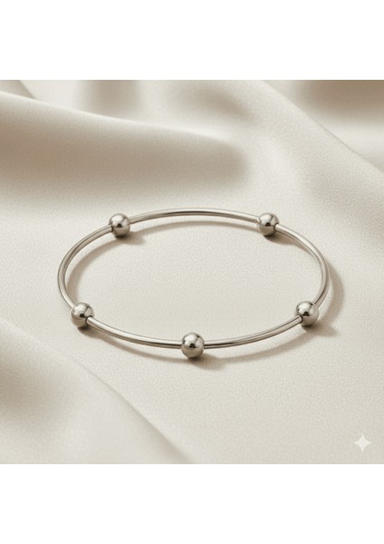 Kadın Çelik Bileklik - Beş Top Süslemeli Tasarım - Gümüş Renk fırsatları