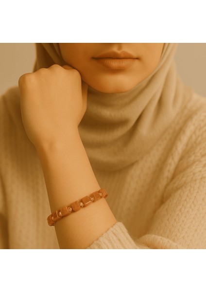 Gold Renk Metal Zincirli Dorika Süslemeli Küp Kesim Hardal Rengi Doğal Damla Kehribar Kadın Bileklik modelleri