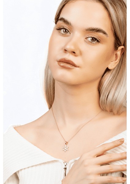 Zirkon Taşlı Kelebek Detaylı Kar Tanesi Model Rose Renk 925 Ayar Gümüş Kadın Kolye modelleri