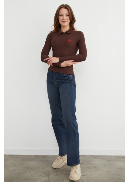 Çilek Nakışlı Polo Yaka Yarım Fermuarlı Bluz indirimleri