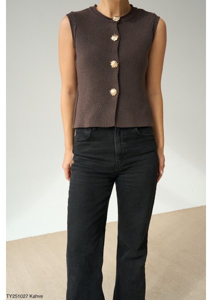 Kadın Altın Düğmeli Kolsuz Triko Yelek fiyatları