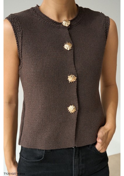 Kadın Altın Düğmeli Kolsuz Triko Yelek modelleri