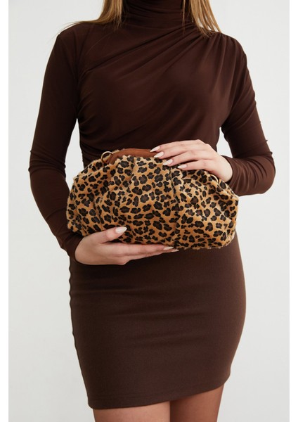 Leopar Desenli Burslu Zincir Askılı Kol Çantası