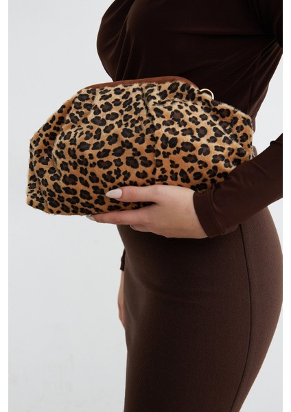 Leopar Desenli Burslu Zincir Askılı Kol Çantası modelleri