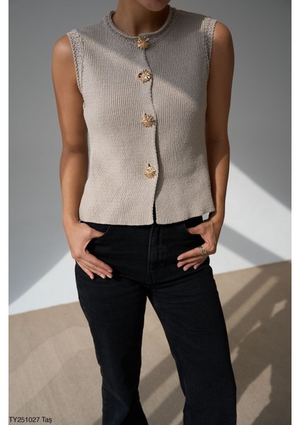 Kadın Altın Düğmeli Kolsuz Triko Yelek fiyatları
