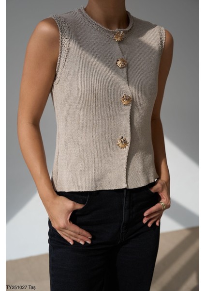 Kadın Altın Düğmeli Kolsuz Triko Yelek modelleri