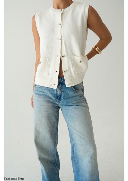 Kadın Altın Düğmeli V Yaka Kolsuz Triko Cepli Yelek