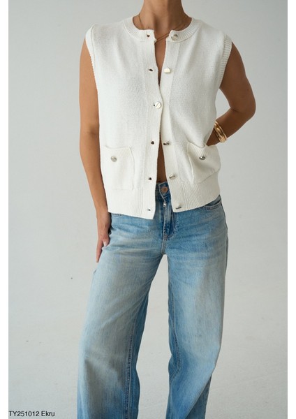 Kadın Altın Düğmeli V Yaka Kolsuz Triko Cepli Yelek modelleri