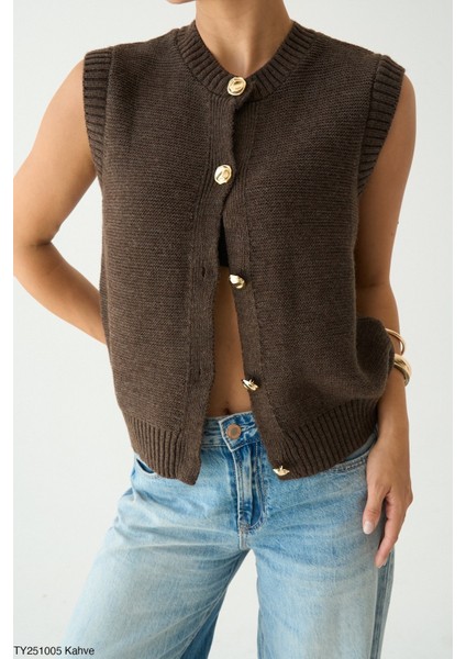 Kadın Altın Düğmeli Olsuz Triko Yelek