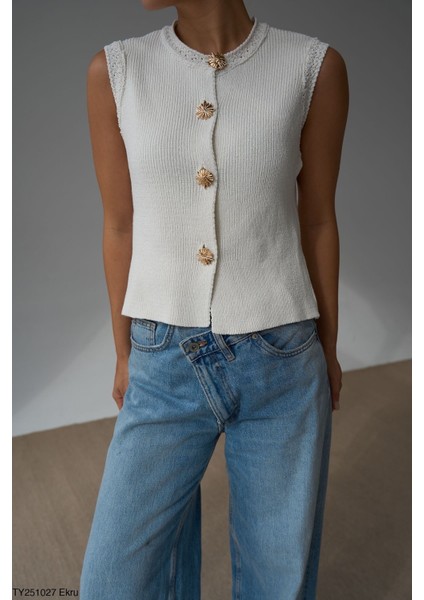 Kadın Altın Düğmeli Kolsuz Triko Yelek fiyatları
