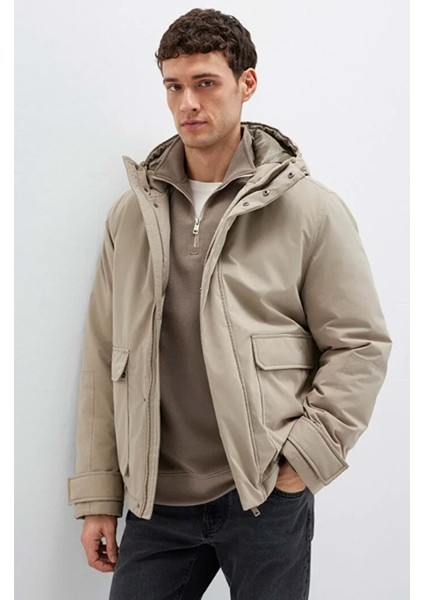 0110657-70355 Cep Detaylı Kapüşonlu Erkek Mont modelleri