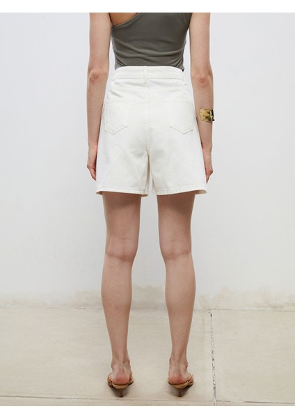 Yeni Sezon Loose Fit Kadın Jean Şort fırsatları