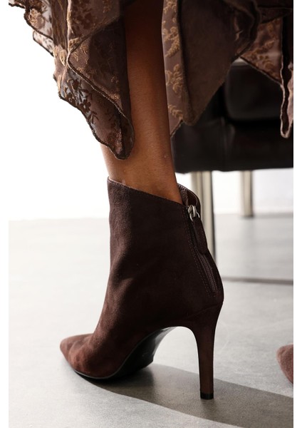 Kahverengi Arkadan Fermuarlı Sivri Burun Bot 25408