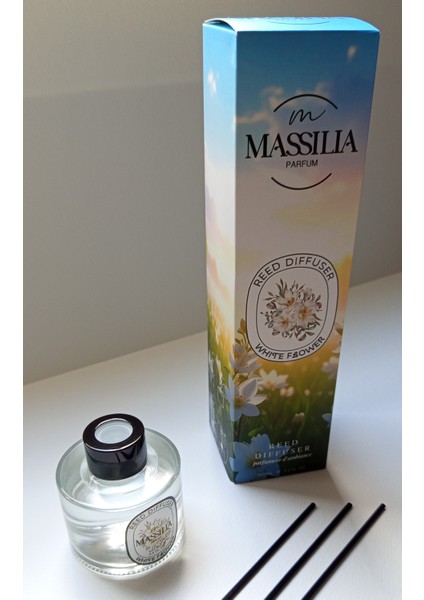 White Flower Çubuklu Massılıa Oda Kokusu 100 ml Papatya Kokusu Ferahlık Siyah Çubuklarla Kalıcı Etki