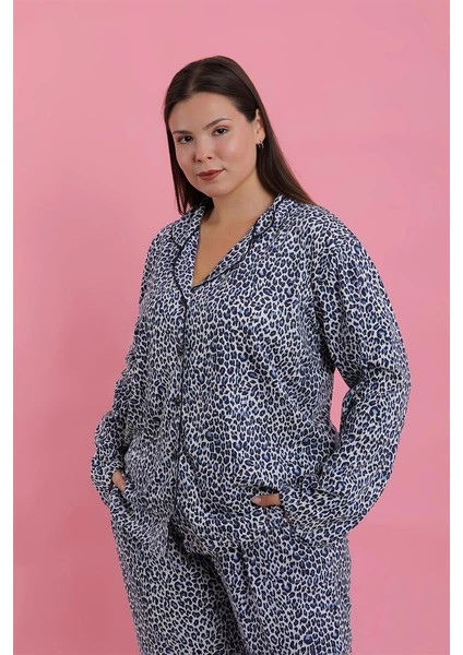 Giyim Kadın Büyük Beden Mavi Leopar Desenli Düğmeli Pijama Takımı