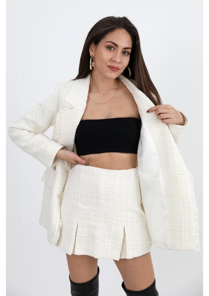 Yakası Püsküllü Düğmeli Tüvit Blazer Ceket - Ekru fırsatları