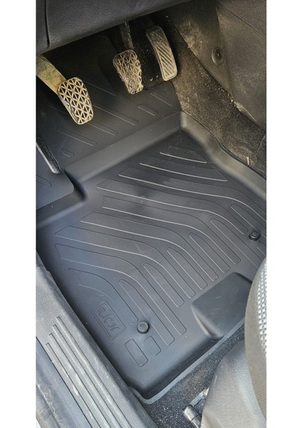 Transit Courier Panelvan Kapalı Kasa Havuz Paspas Ön 2015 2016 2017 2018 2019 2020 2021 2022 2023