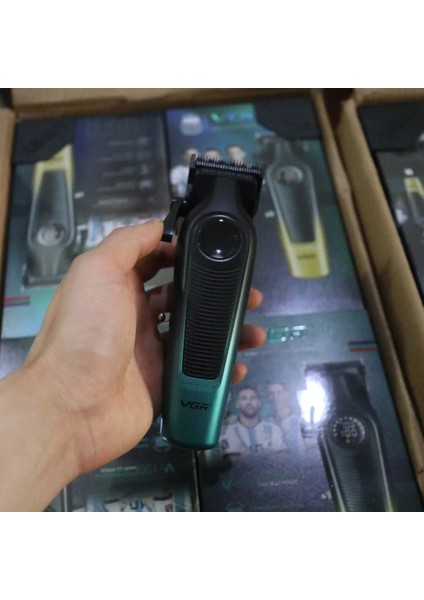 Vgr V-196 Salon Kuaför Erkekler Için 7000RPM Şarj Edilebilir Profesyonel Saç Kesme indirimleri