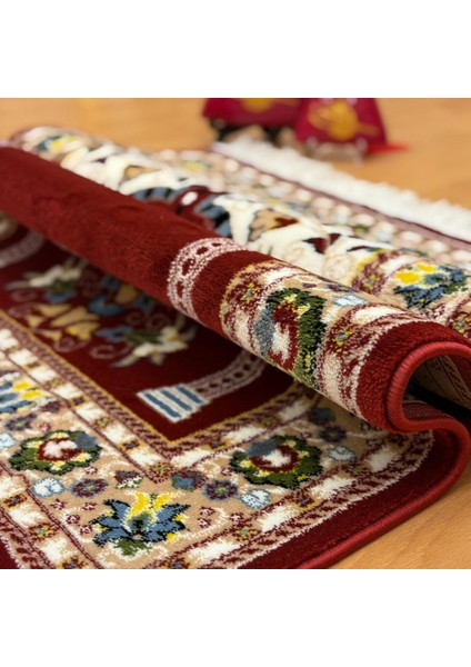 Geleneksel Motifli Yünlü Seccade Kırmızı fırsatları