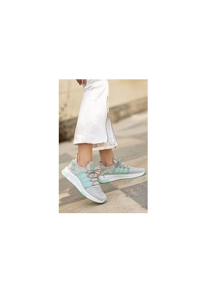 Kadın Günlük Rahat Yumuşak Ekstra Hafif Konforlu Sneaker Esnek Yürüyüş Spor Ayakkabı fırsatları