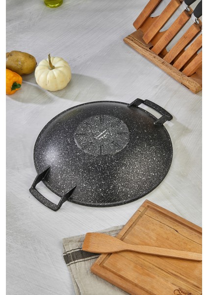 35 cm Döküm Granit Kaplama Saç Tava – Yanmaz Yapışmaz, Dayanıklı, Profesyonel Kullanım