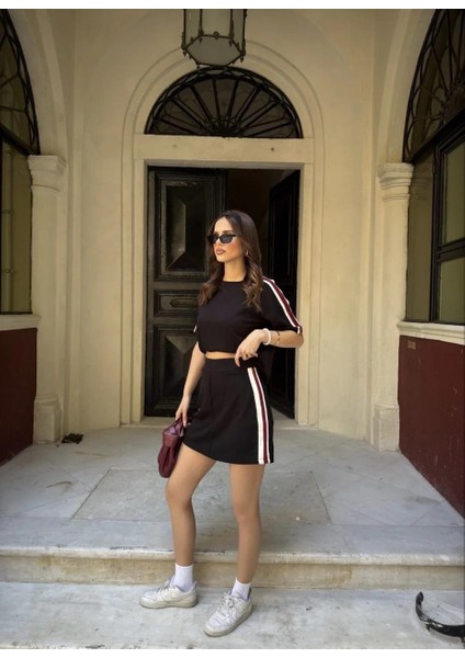 Osy Modal Yumuşak Dokulu Kumaş Kadın Parçalı Bisiklet Yaka T-Shirt Mini Şortlu Etek Ikili Takım - Siyah