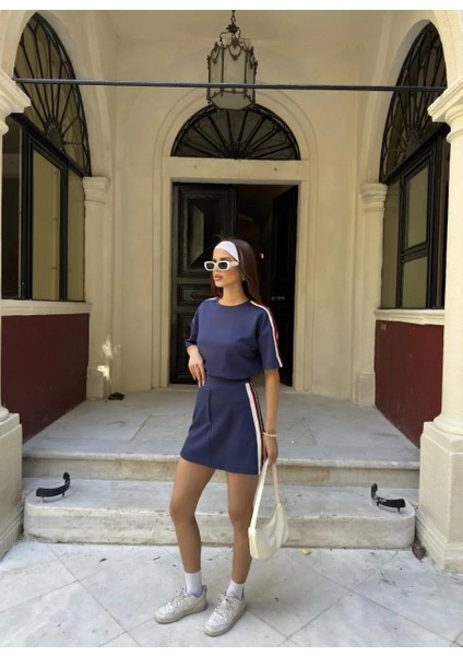 Osy Modal Yumuşak Dokulu Kumaş Kadın Parçalı Bisiklet Yaka T-Shirt Mini Şortlu Etek Ikili Takım -Lacivert indirimleri