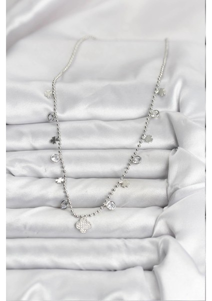 Pirinç Gümüş Renk Yonca Model Kadın Kolye fiyatları