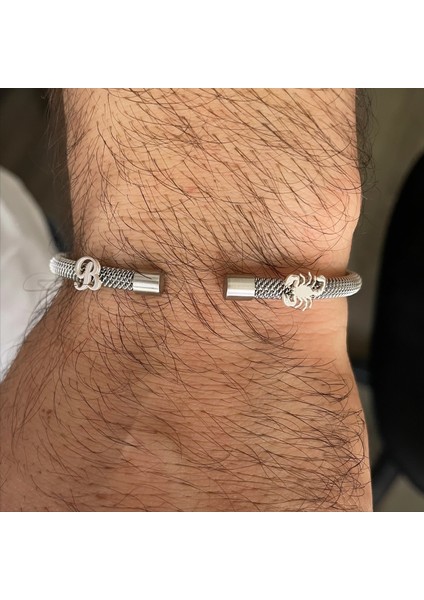 Gümüş Elyazısı Harf - Akrep Logolu Bileklik fiyatları