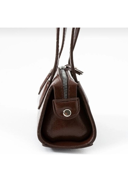 Suni Deri Iki Kollu Dikdörtgen Baget El Çantası Çıtçıt Detaylı fiyatları