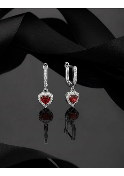 925 Ayar Lal Taşlı Rodyum Pırlanta Işıltılı Sallantılı Kalp Gümüş Küpe