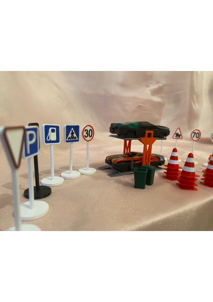 Mini Trafik Eğitim ve Araç Seti Liftli Oyun Seti Trafik Levhalı Sürpriz Araba Hediyeli