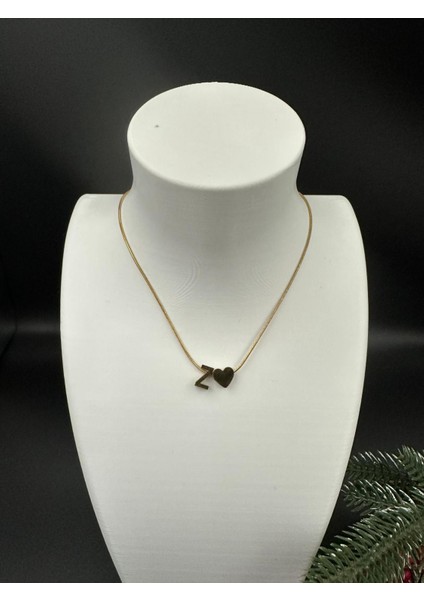 Altın Renk Z Harfi ve Kalp Detaylı Çelik Kolye