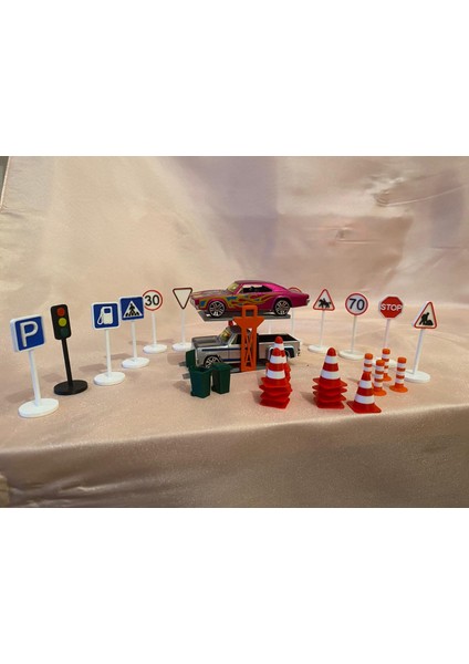 Mini Trafik Eğitim ve Liftli Dubalı Bariyer Oyun Seti Trafik Levhalı Sürpriz Araba Hediyeli indirimleri
