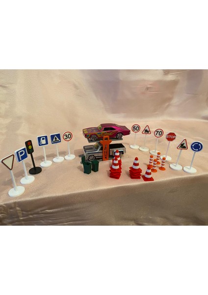 Mini Trafik Eğitim ve Liftli Dubalı Bariyer Oyun Seti Trafik Levhalı Sürpriz Araba Hediyeli