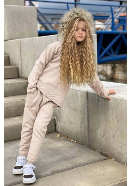 Kız Çocuk Yakası Çıkarılabilir Kürklü Kazak Çift Cepli Triko Ekru Alt Üst Takım modelleri