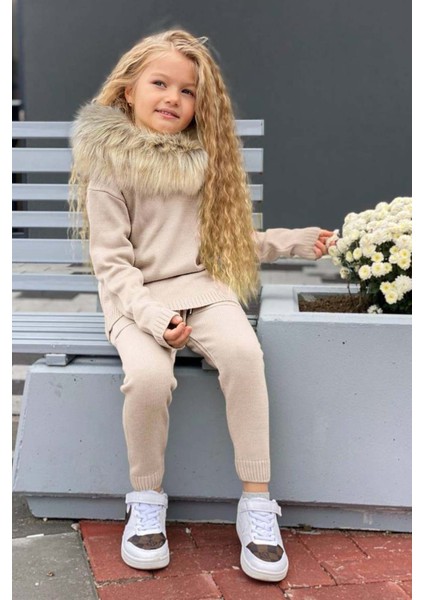 Kız Çocuk Yakası Çıkarılabilir Kürklü Kazak Çift Cepli Triko Ekru Alt Üst Takım fırsatları