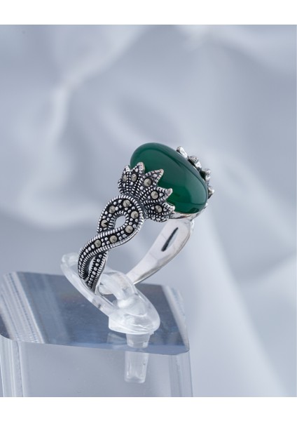 Yeşil Akik Doğal Taşlı 925 Ayar Gümüş Kadın Yüzük – Zarif ve Etkileyici Tasarım modelleri
