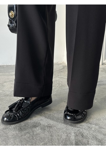 Siyah Paça Detaylı Kemerli Pantolon fiyatları